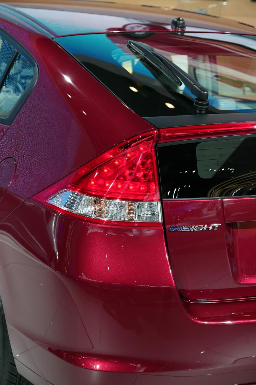  Honda Insight 2010 года  (фото 40 из 84)